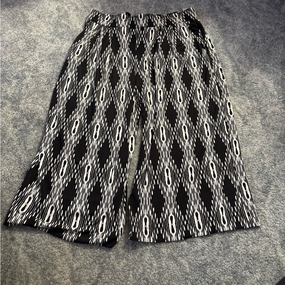 Woman’s capris- large